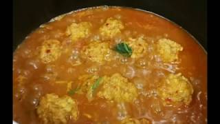 Paruppu Urundai Kuzhambu/ Lentil Dumplings Curry