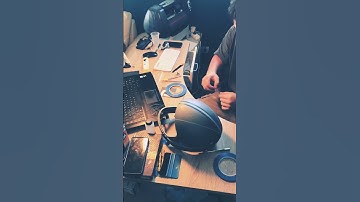 Kustom helmet for sky diving. #airbrushart #skydiving #helmet