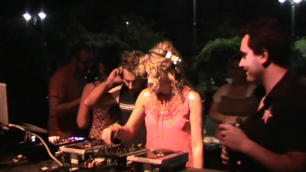 Watch DJ MONDY & LADY VIVIAN 15 AGOSTO FERRAGOSTO Hotmusic Summer on YouTube Watch DJ MONDY & LADY VIVIAN 15 AGOSTO FERRAGOSTO Hotmusic Summer on YouTube