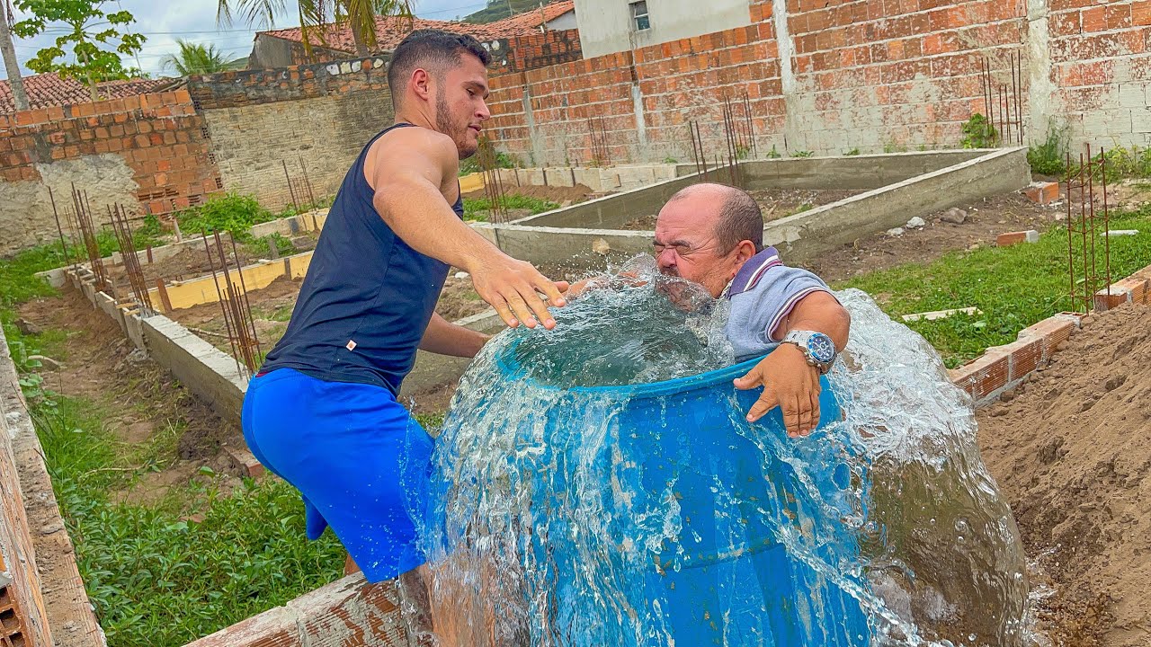 LEÔNCIO QUASE AFOGA PILILIU NO TAMBOR DE ÁGUA | PILILIU DA RESENHA