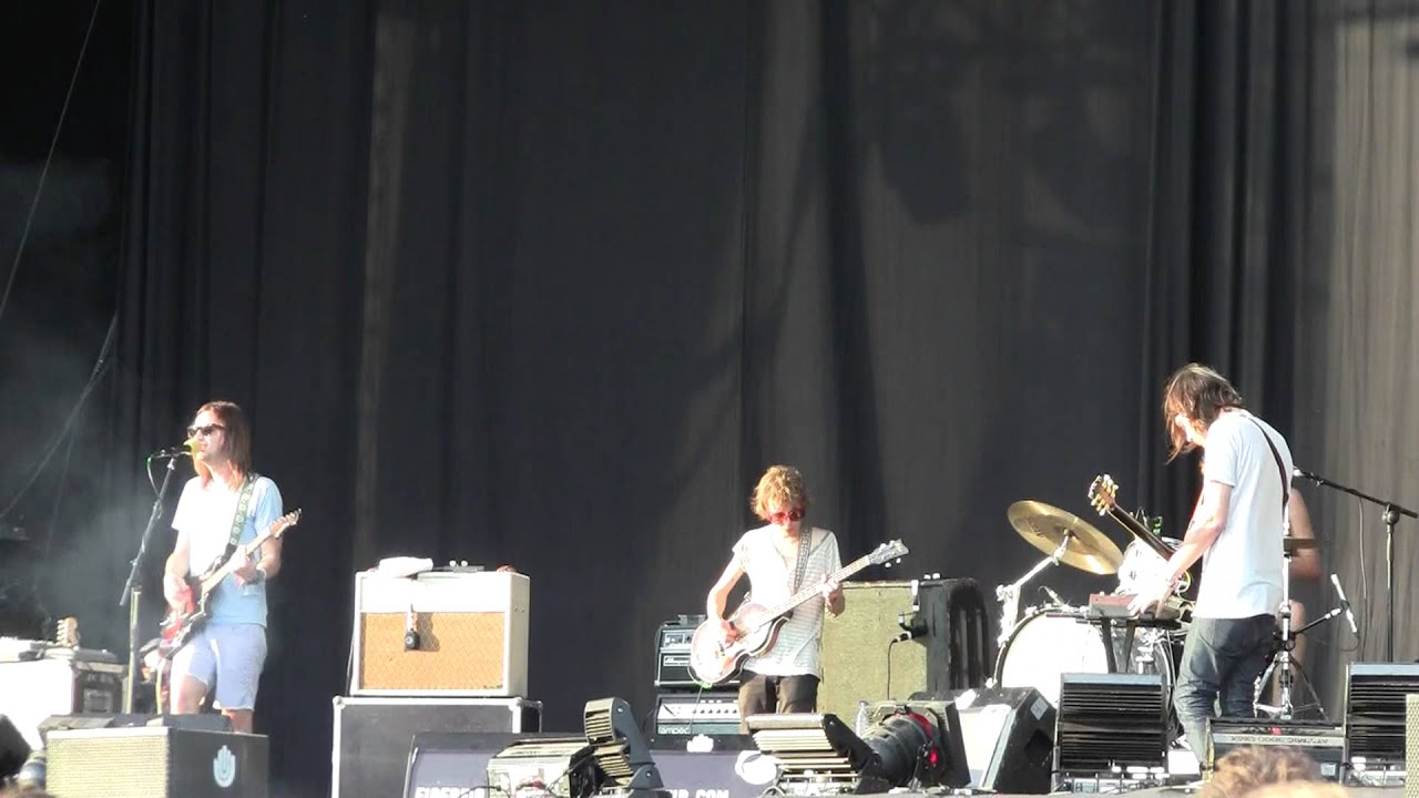 TAME IMPALA (live Benicassim Festival - FIB) (16-7-2011)