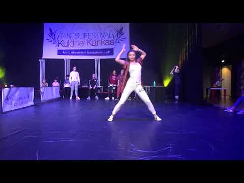 Yogda jozibali yalangoch dumbali qizlarning fotosuratlari Yalangoch Sobchak bilan uy qurilishi porno