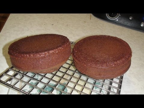 basic-eggless-chocolate-cake---video-recipe