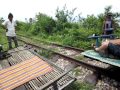 Battambang bamboo train disassembly (&amp; putting it back together)