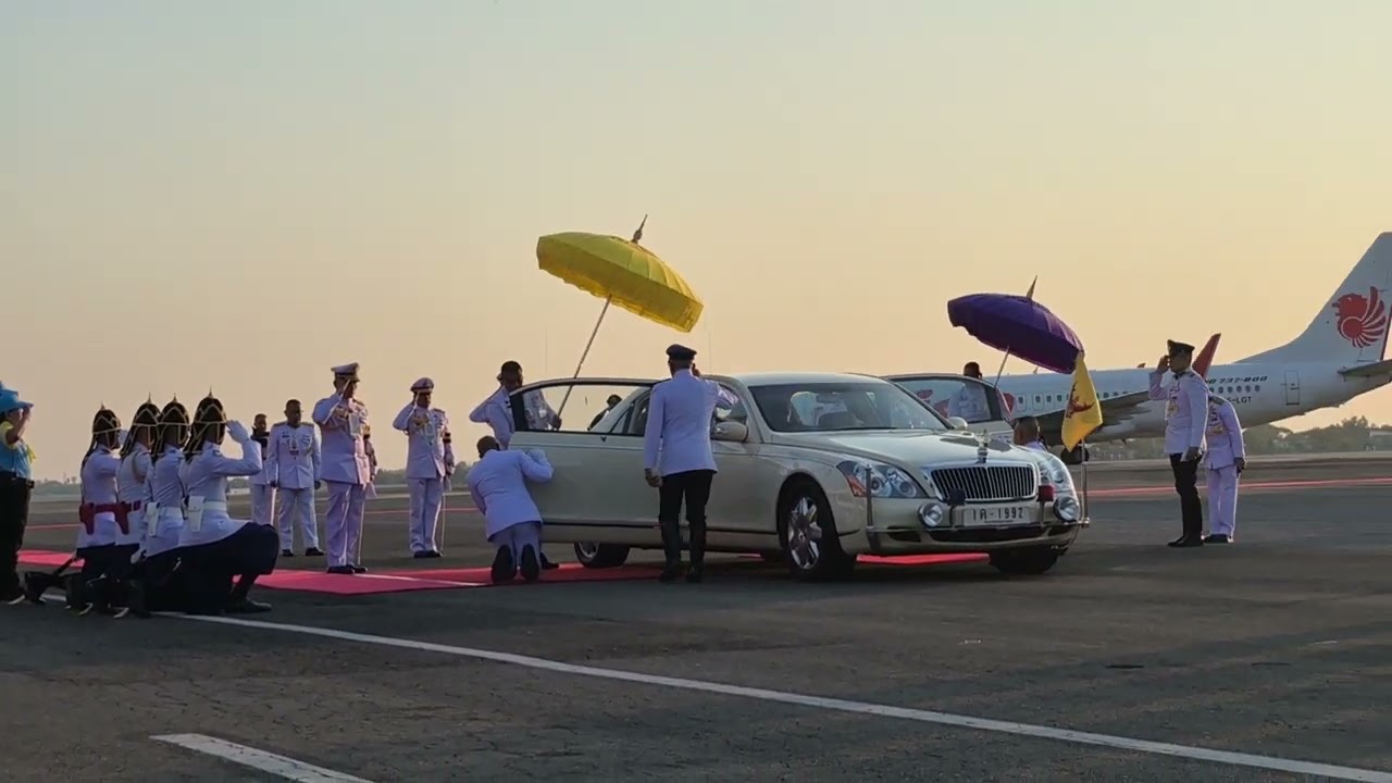 ชมรมกำนันผู้ใหญ่บ้านตำบลเชิงดอยเฝ้ารับเสด็จพระบาทสมเด็จพระเจ้าอยู่หัว สมเด็จพระนางเจ้าฯ พระบรมราชินี