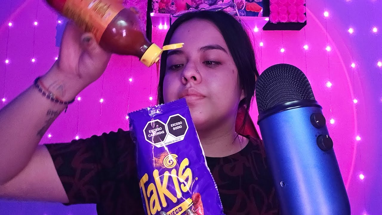 ASMR COMIENDO TAKIS FUEGO CON SALSA 🤤