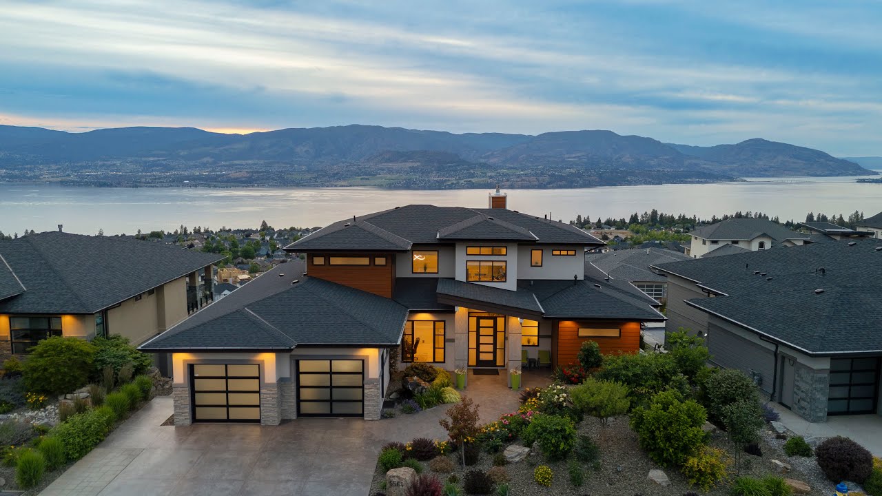 5546 Upper Mission Dr // Luxury Upper Mission Home Kelowna