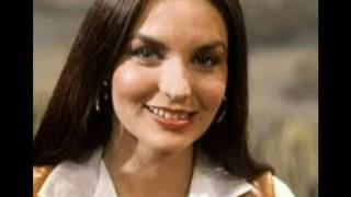 Crystal Gayle - Livin' In These Troubled Times