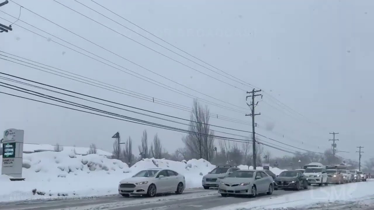 02-22-2021 Warrington, PA - Heavy Snow Causes Poor Driving Conditions