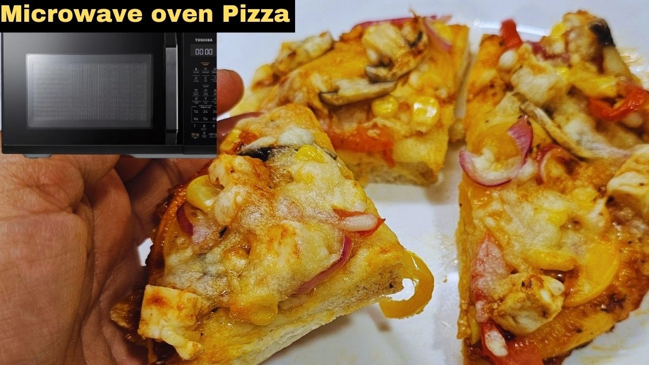 Microwave Oven Mein Pizza Kaise Banayein | 5 Minute Mein Bazar Jaisa Pizza 😋