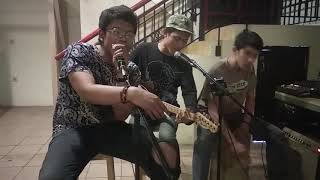 Download lagu tentang cinta - ipang cover by pengamen jalanan suaranya bagus