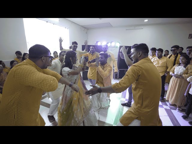 Sapne mein milti hai || Friends enjoying dance at wedding || Haldi ceremony dance class=