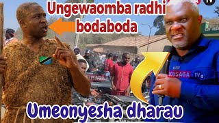 Mwalunenge kuzomewa na bodaboda Mbarikiwa Ampa makavu. NAZO MTAZIPIGA. KWA NINI USIWAPE WEWE? 