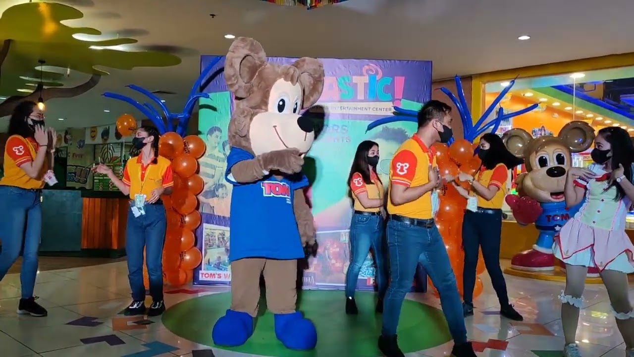 May Pa Theme Song Pala Ang Tom's World?