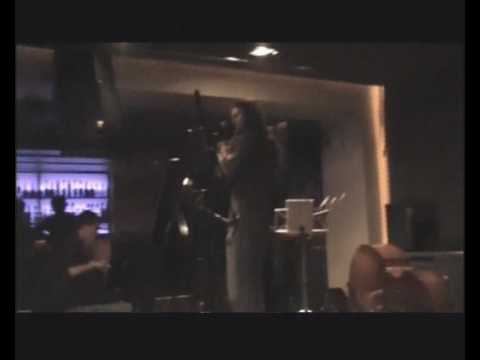 在 YouTube 上观看 Pablo Selnik & Marco Mezquida: Out there (Eric Dolphy)