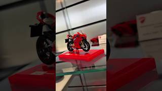 Mototsiklchi Dostingizga Nima Sovga Qilsa Boladi?