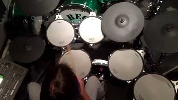 Bryan Hitt Drummer of REO Speedwagon demonstrates how to play Don