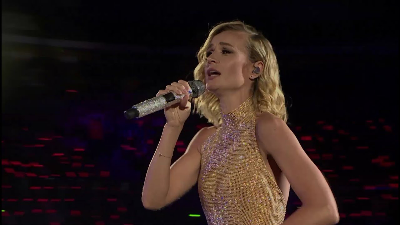 Гагарина песня миллион голосов на русском. Гагарина песня миллион голосов на русском. Гагарина нас миллионы. Гагарина зима выступление. Гагарина песня миллион голосов на русском.