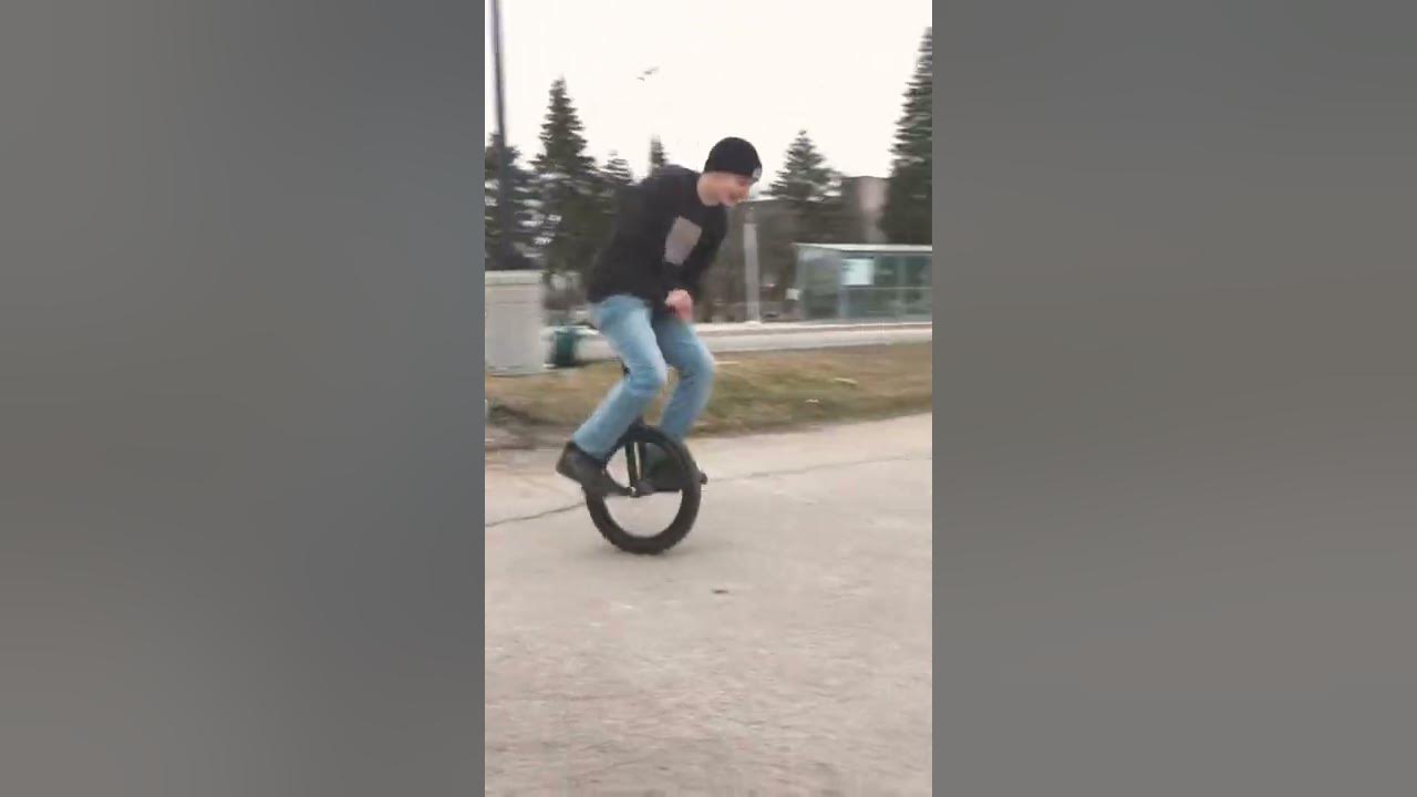 Профессор Кристи моноцикл