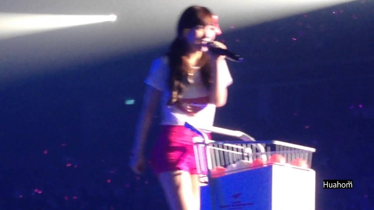 [FANCAM] 140111 Taeyeon Twinkle - Girls' Generation World Tour in Bangkok