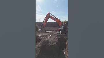 A new partnership between @DEVELON_Europe and ​⁠Gravis Robotics to make this autonomous excavator