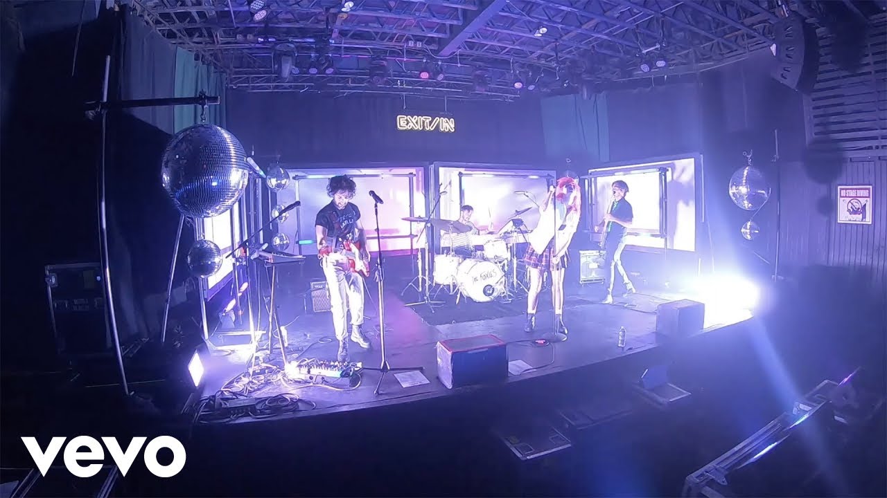 The Foxies - French Boy (Live)