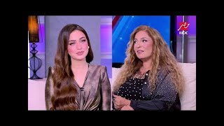 ياسمين عز: أدوارك جريئة بدليل مشهد أحمد زكي في فيلم مستر كاراتيه؟.. نهلة سلامة: كان بيحبني