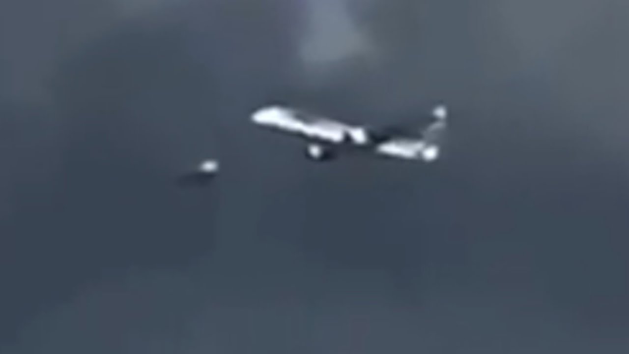 Excellent Video Of A Silver Flying Saucer Buzzes An Airplane 