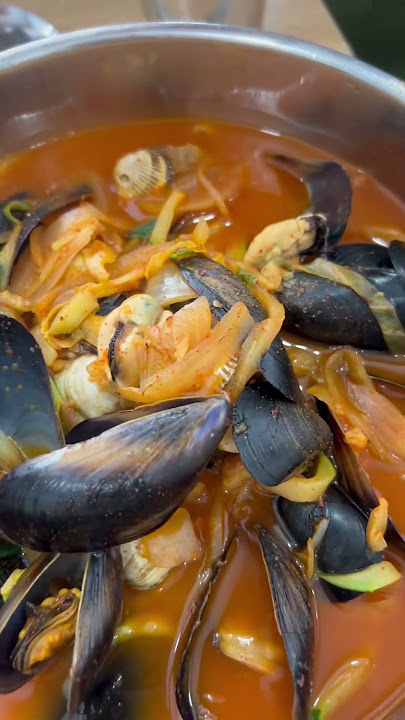 Spicy seafood noodle soup in Korea #korea #rainaiscrazy