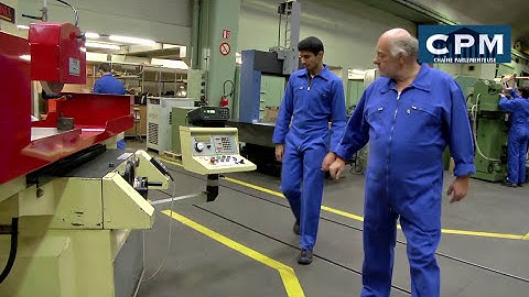La fin des emplois aidés, nouvelle erreur d’Emmanuel Micron - Groland Le Zapoï du 07/10 - CANAL+