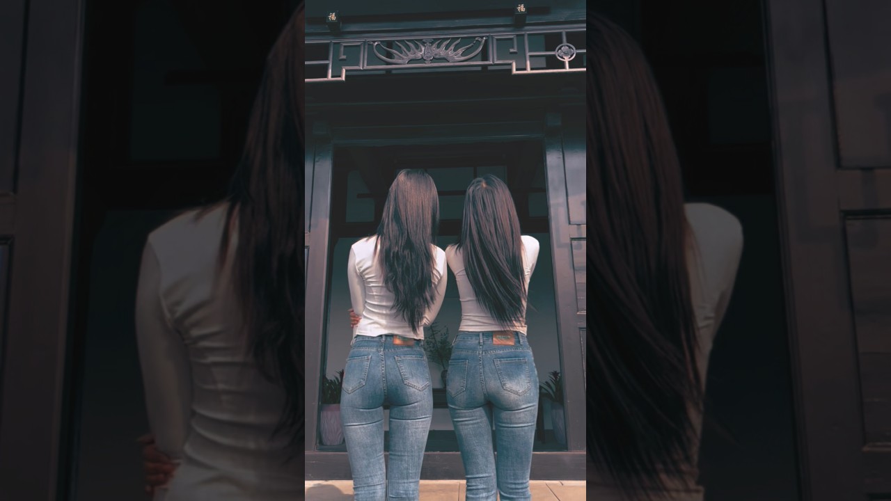 The jeans goddesses have very similar back views, which is pleasing to the eye.#beauty #beautiful