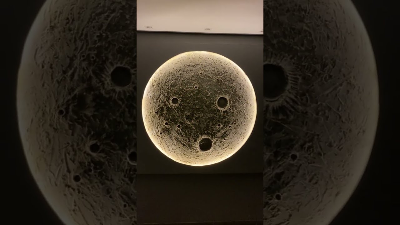 Fiz uma Lua na parede do meu escritório. Veja como ficou! Moon Mural. Lua na parede. 