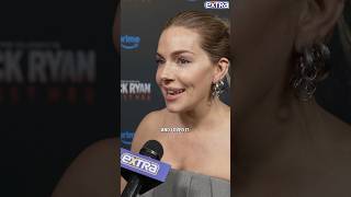 Sienna Miller on #JackRyan chemistry w/ John Krasinski & her mom’s reaction 👊🙌