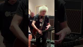 #BrianMay Explains How a Guitar Amplifier (Vox AC30) Works at The 2024 #RedSpecial Enthusiast Meetup