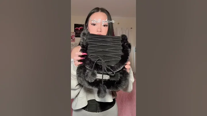 styling a basic bodysuit🖤 #grwm #nycfashion #shortsootd #fashion #newyorkfashion #ootd #shorts