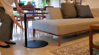 ソファーにウォールナットのサイドテーブルが使いやすい　家具屋・インテリアショップ栗田家具　広島市西区商工センター