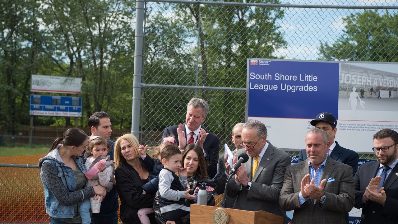 Mayor de Blasio Announces 'Grand Slam' for South Shore Little League mayor de blasio children