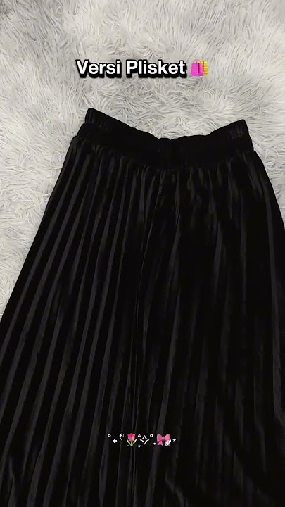 Rok plisket bahan BLUDRU ada 2 versi nih besti. Mau yg polos atau yg plisket 💓💓. Kepoin yuk