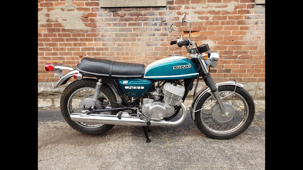 1972 Suzuki T500 Titan - 2 stroke street bike