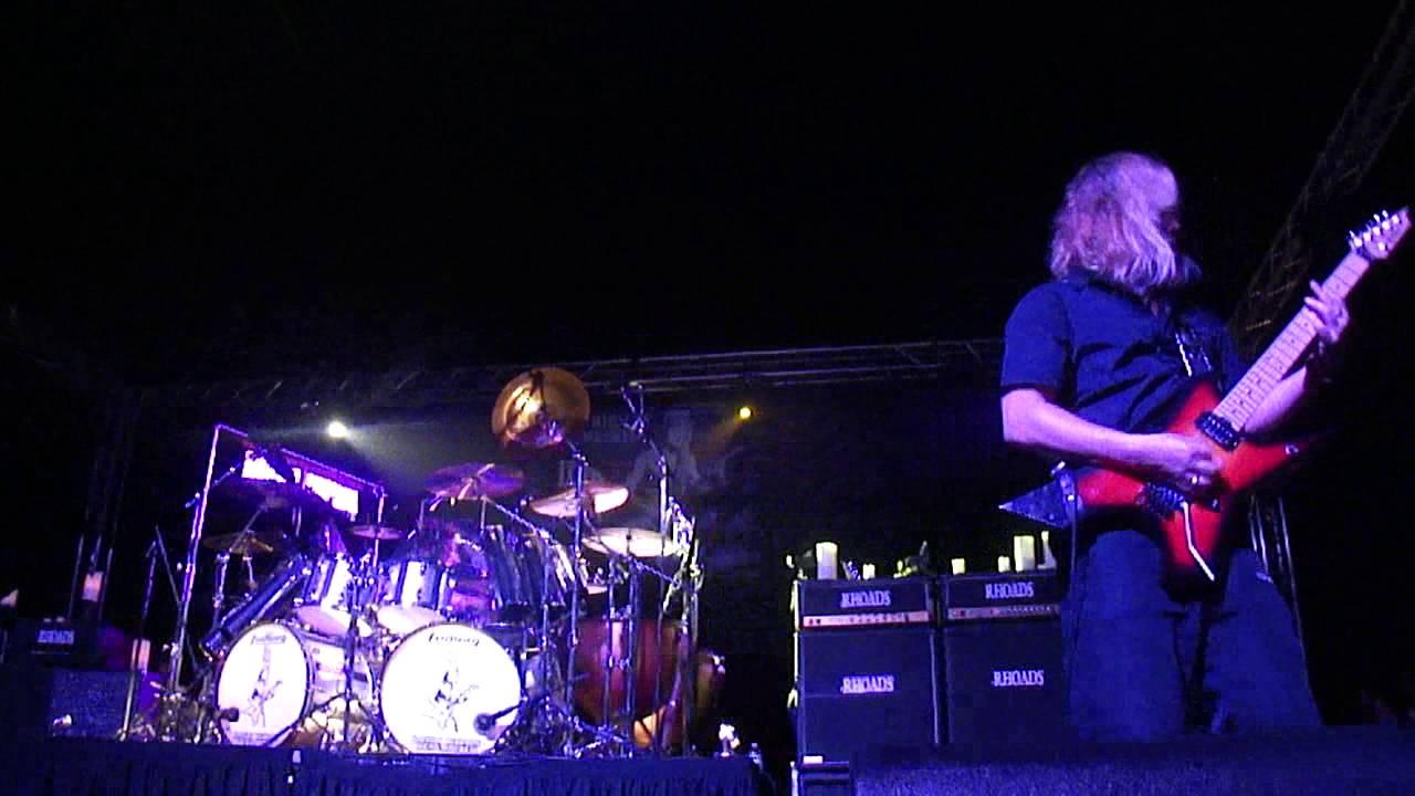 camera iphone 8 plus apk AKIRA TAKSAKI from LOUDNESS IRON MAN CHILDREN oF THE GRAVE RANDY RHOADS REMEMBERED 1/23/2016