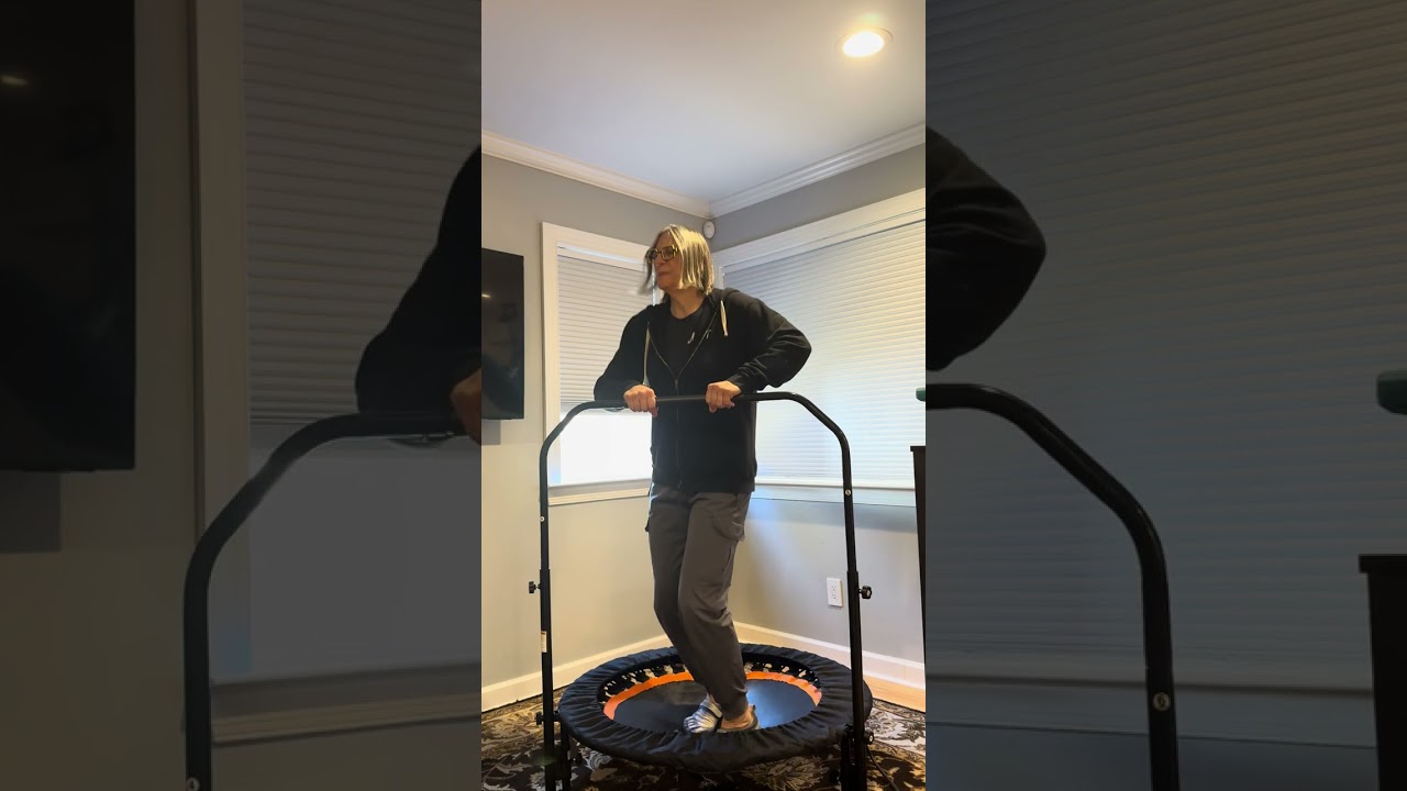 5-minute beginner ￼mini trampoline workout