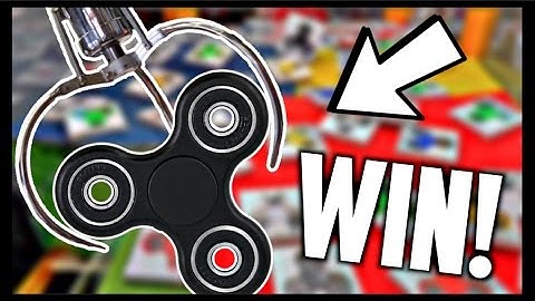 ★Winning Fidget Spinners From The Claw Machine!!! Arcade Crane Game Filled With Fidget Spinner Toys!