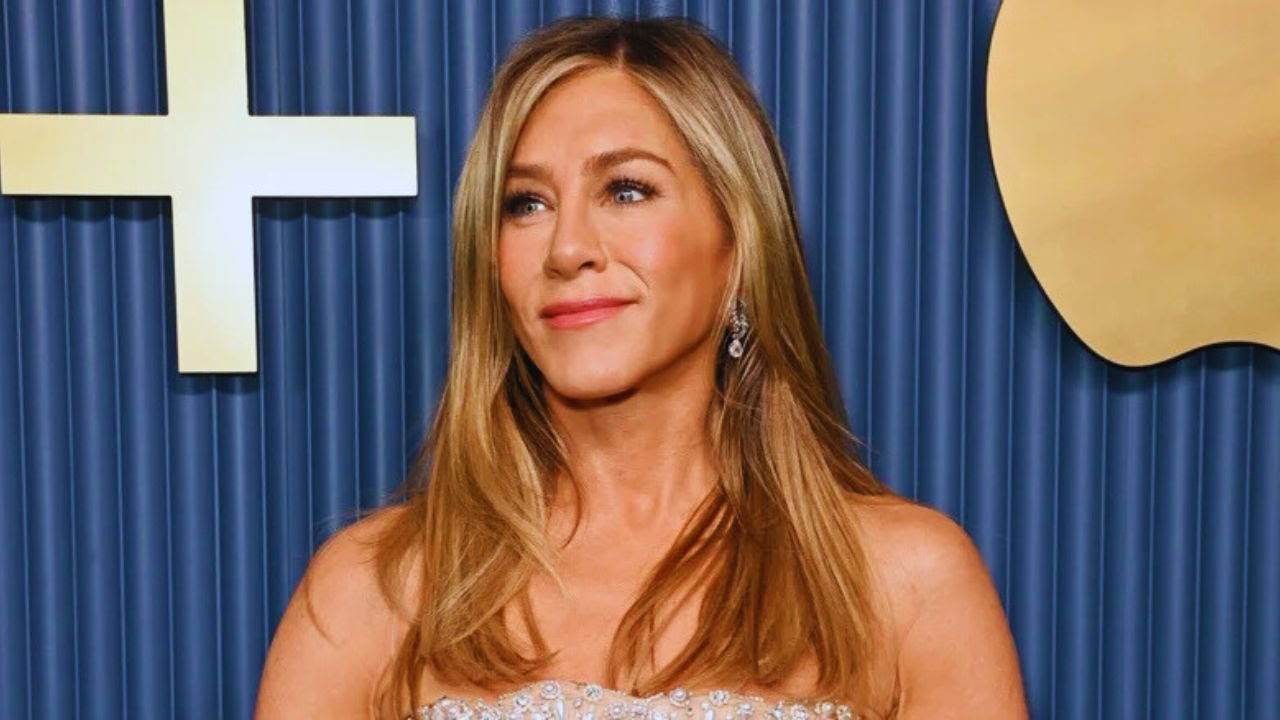 Jennifer Aniston's Natural Hair: The Shocking Truth Beyond "The Rachel" Hairstyle