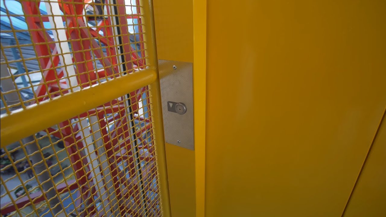 Hungary, Budapest, Lehel Csarnok (Market), 3X elevator, 2X escalator