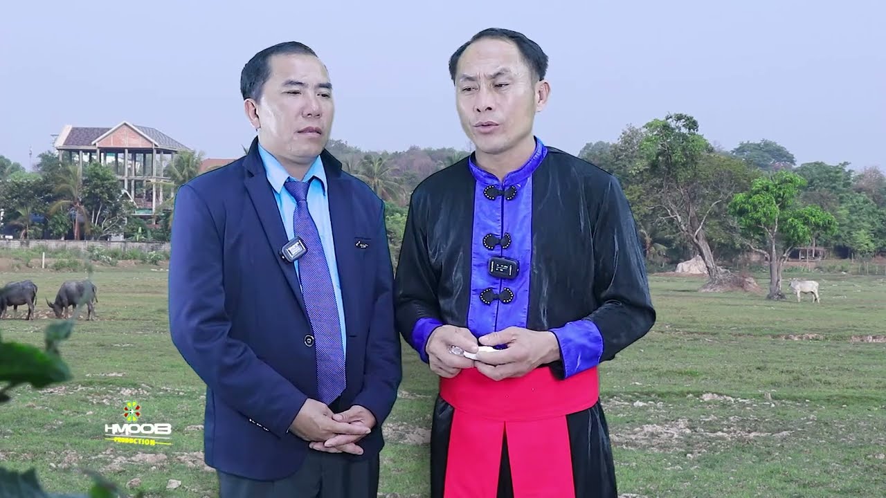 Kwv txhiaj kwv tij sib ncaim ib leeg sab ntuj by Leej Xyooj thiab Vam npis Thoj