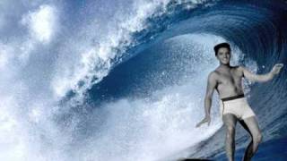 Surfing tips with Elvis and Frankie