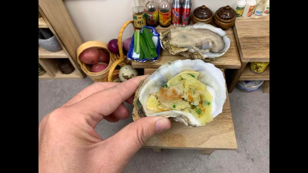Miniature Cooking Asian Street Food Oyster Omelette (Hai Li Jian)