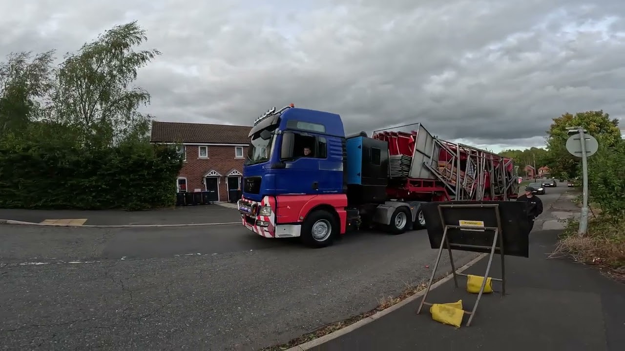 Фестиваль аттракционов в Уинсфорде в сентябре 2025 г.