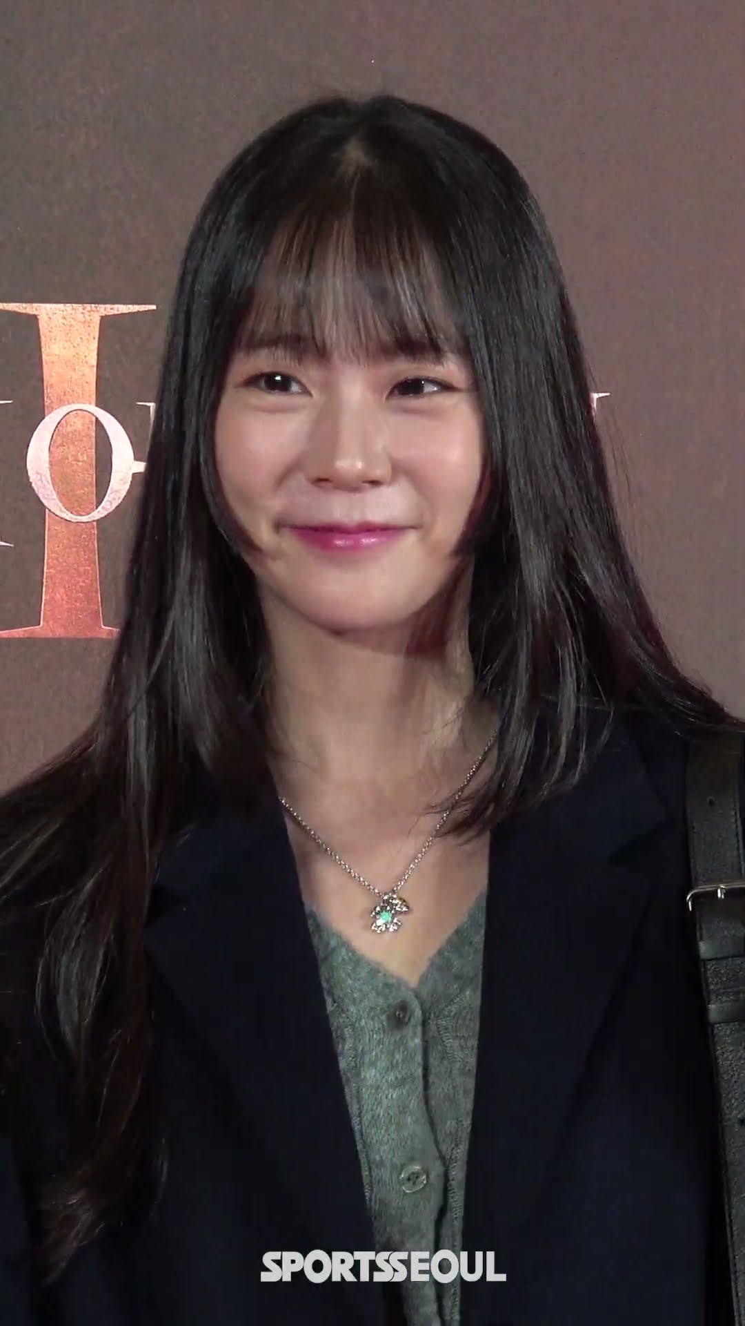 한승연, 연예계 대표 동안 미녀