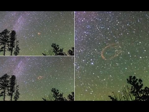 [VIDEO] Amazing moment meteor hits earth's atmosphere